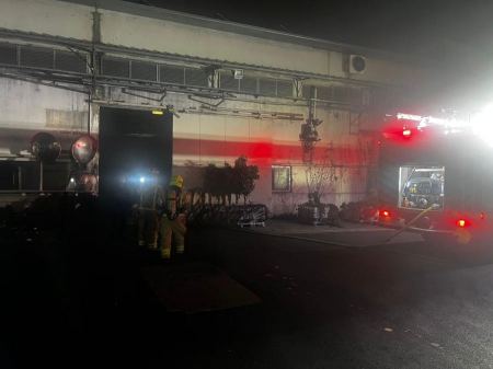 عين شيمر حيفا: حريق في مصنع للصناعات المطاطية